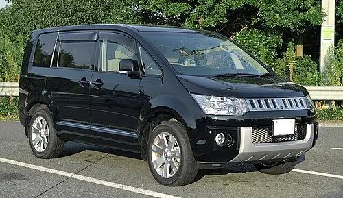 Mitsubishi Delica D:5